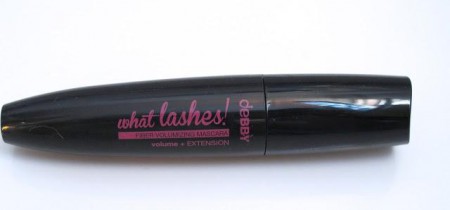 #Consigliodelgiorno Mascara Debby lo sto usando da molto e non è male sia per il volume che dà alle mie ciglia e sia per il colore nero intenso direi:PROMOSSO.
